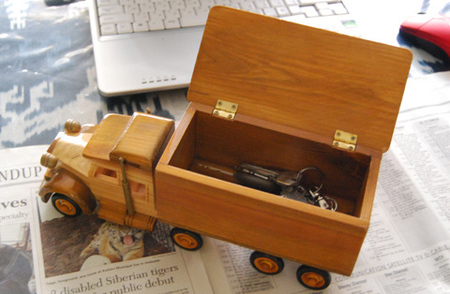 手作り木製乗物模型　トレーラー蓋付
